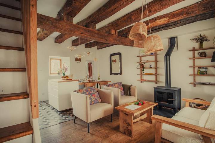 Gîte pour 6 personnes, avec terrasse à Saint-Jean-Saint-Maurice-sur-Loire - 2
