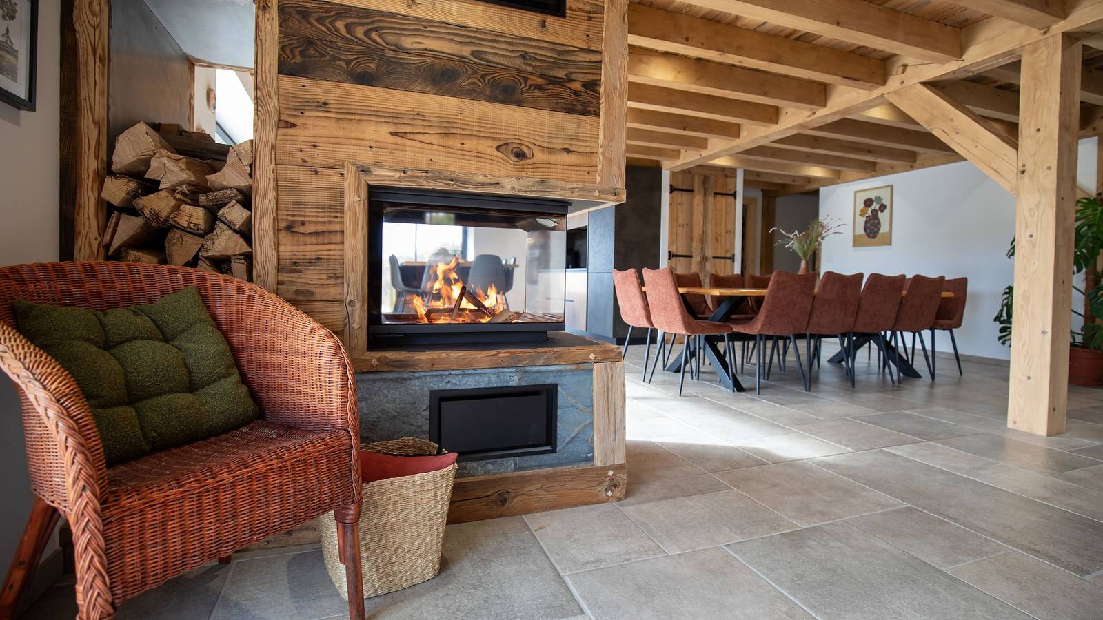 Gîte La Colline: Vistas a la montaña, terraza privada y jacuzzi in Fresse-sur-Moselle, Región de Épinal