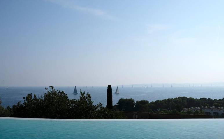 Chambre d’hôte pour 2 personnes, avec Terrasse ainsi que Jardin et Piscine