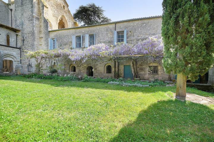 Gîte pour 5 personnes, avec jardin, adapté aux familles dans Abbaye De Villelongue