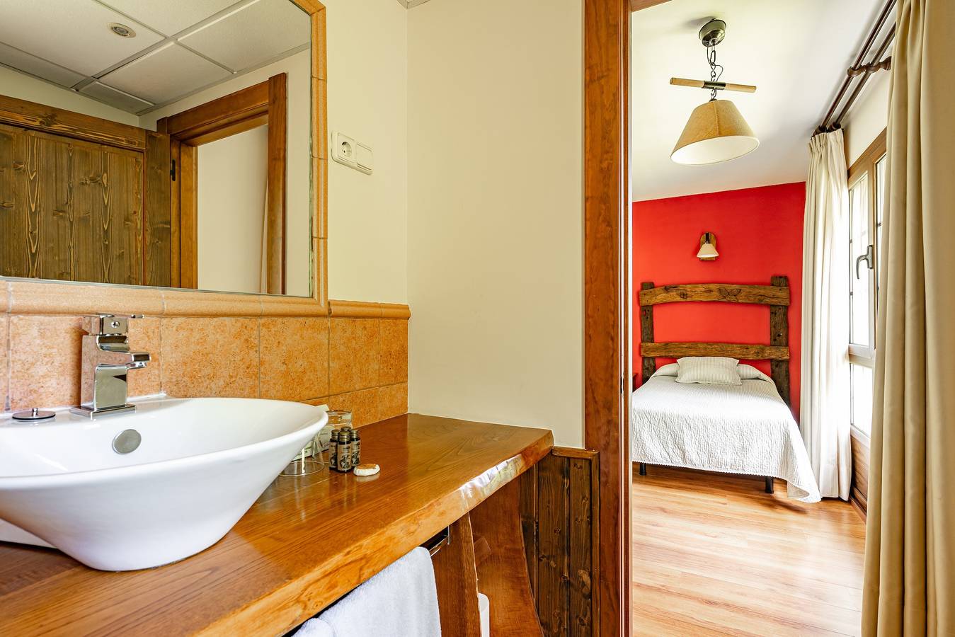 Kamer 'La Haya' met gedeeld zwembad, tuin en wifi, foto 14