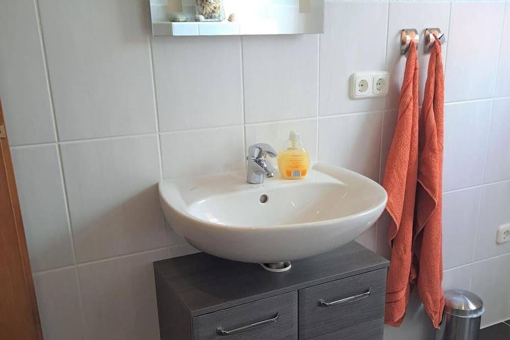 Ganze Wohnung, Ferienwohnung 1, 30 qm, 1 Schlafzimmer, max. 2 Personen in Lindow, Ruppiner Seenland