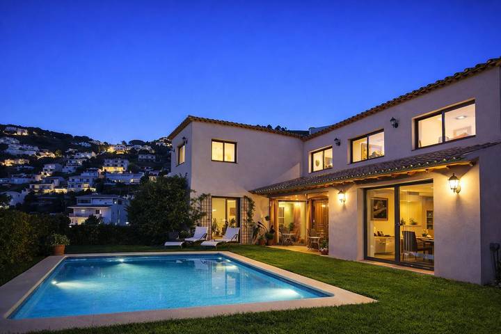 Chalet para 8 personas, con piscina y jardín, Familias con niños en Garraf