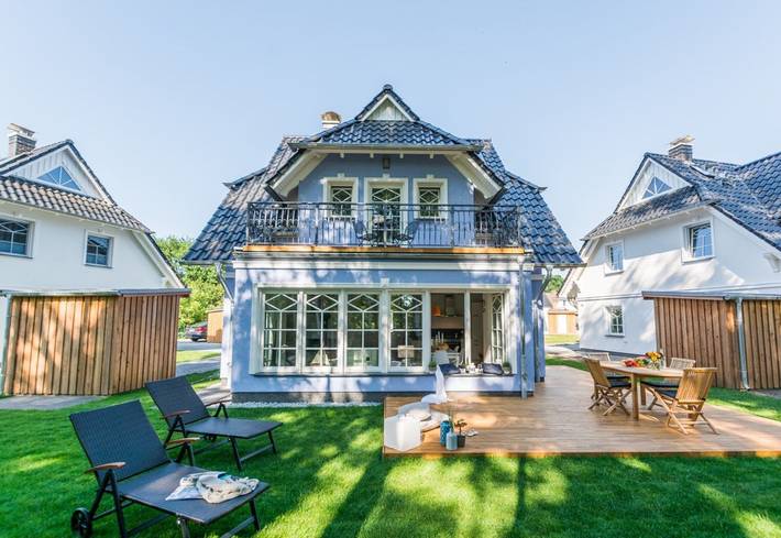 Bornhaus mit Sauna, WLAN und Platz für 7 Personen nahe Strand in Born a. Darß, Born am Darß