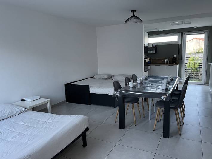 Gîte pour 8 personnes, avec terrasse et jardin, animaux acceptés à La Verrie - 3