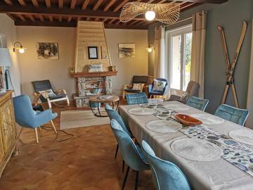 Location de vacances pour 8 personnes, avec vue et jardin, animaux acceptés à Saint-Georges-en-Couzan