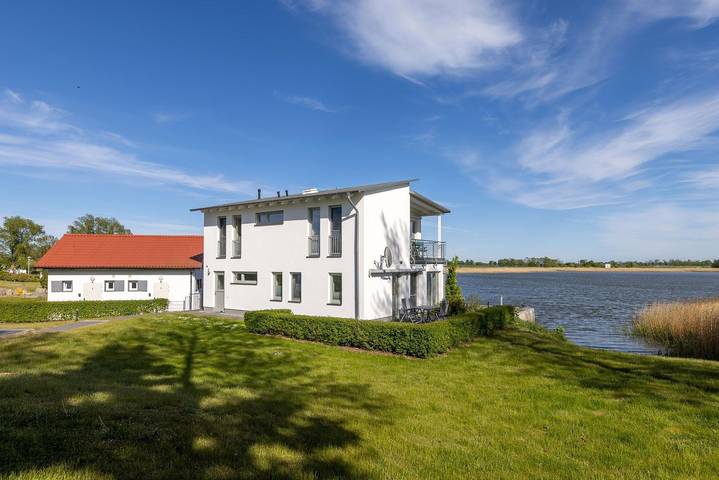 Ferienwohnung für 4 Personen, mit Balkon und Ausblick in Poseritz