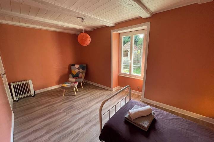 Location de vacances pour 5 personnes, avec piscine à Génis - 3