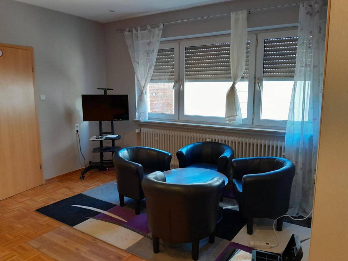 Ganze Wohnung, Ferienwohnung für 3 Personen mit Terrasse in Butzbach, Wetterau