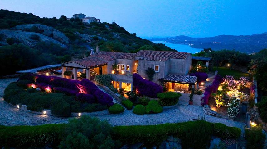 Villa 'Acula' con vista mare, Wi-Fi e aria condizionata in Cannigione, Arzachena