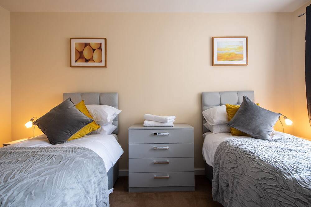 Entire apartment, Apartment 4 - Ground, 1 Bed, Sofa Bed, Sleeps 3 in Worksop, Nottinghamshire
