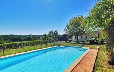Gîte pour 6 personnes, avec terrasse à Saussignac