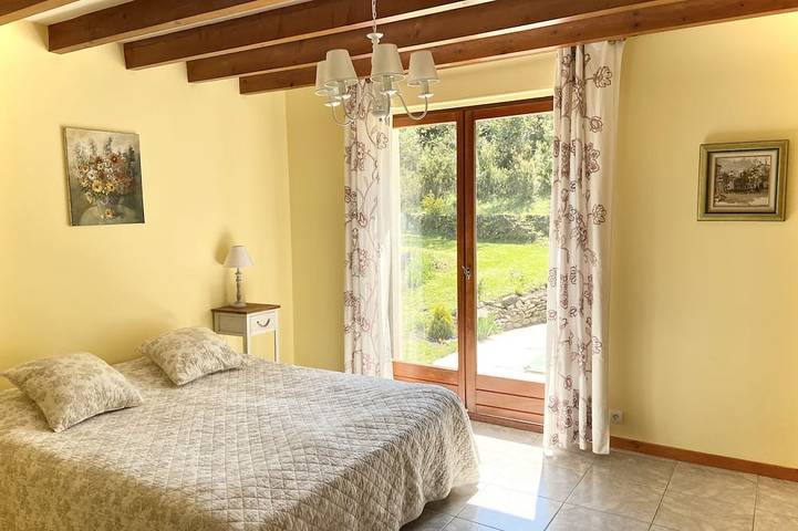 Location de vacances pour 16 personnes, avec jardin ainsi que terrasse et jacuzzi dans La Vallée Heureuse à Sorède - 2