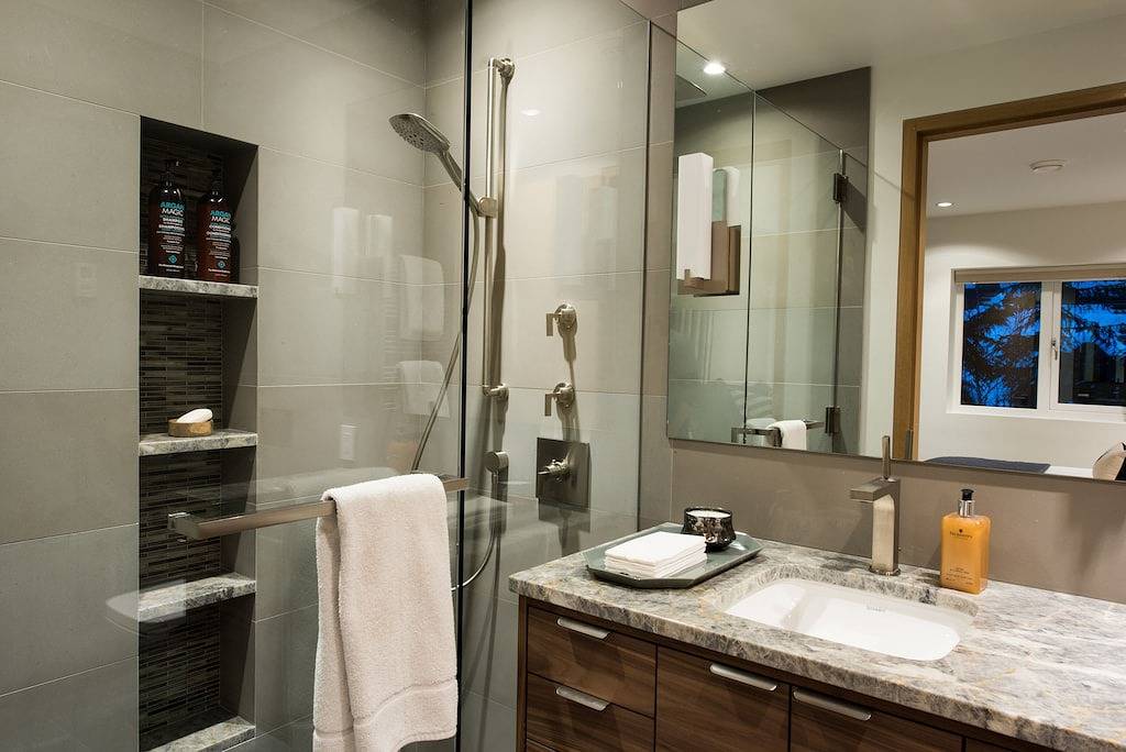 True ski in / out-Piste--Gastronomie-Shopping-Beide Gondeln-Pvt Hottub in Whistler, Whistler Blackcomb