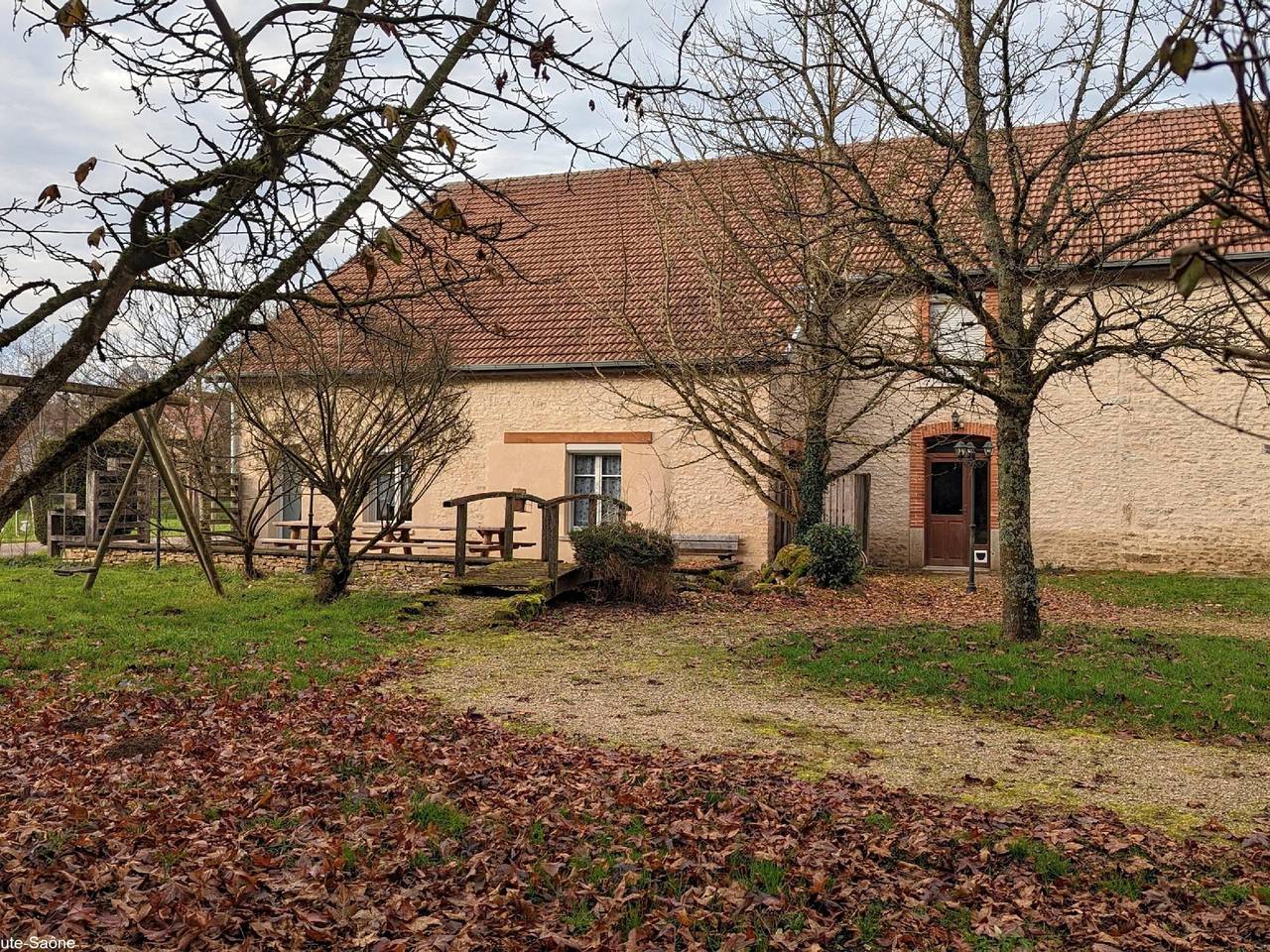 Casa renovada con spa y jardín cerca de Besanzón in Beaumotte-Aubertans, Alto Saona
