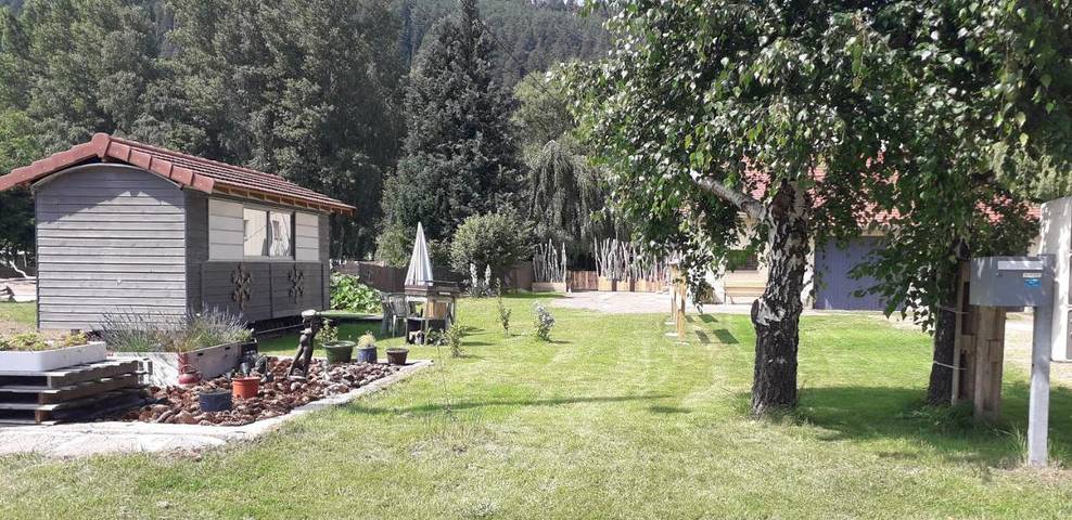 Gîte pour 4 personnes, avec jardin, adapté aux familles à La Houssière - 2