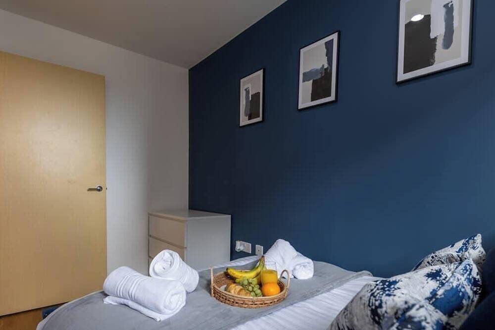 Ganze Wohnung, Central Mk Apartment with Gated Parking & Fast Wi-Fi in Milton Keynes, Südostengland