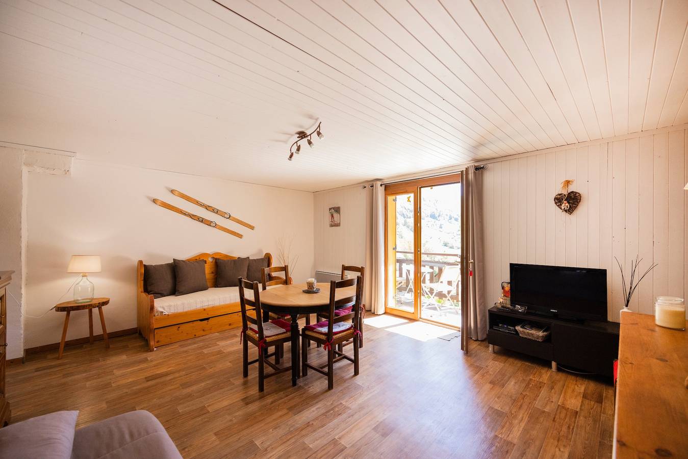 Appartement entier, Appartement « Le Skieur » avec vue montagne, balcon et Wi-Fi in Aillon-le-Jeune, Région de Chambéry