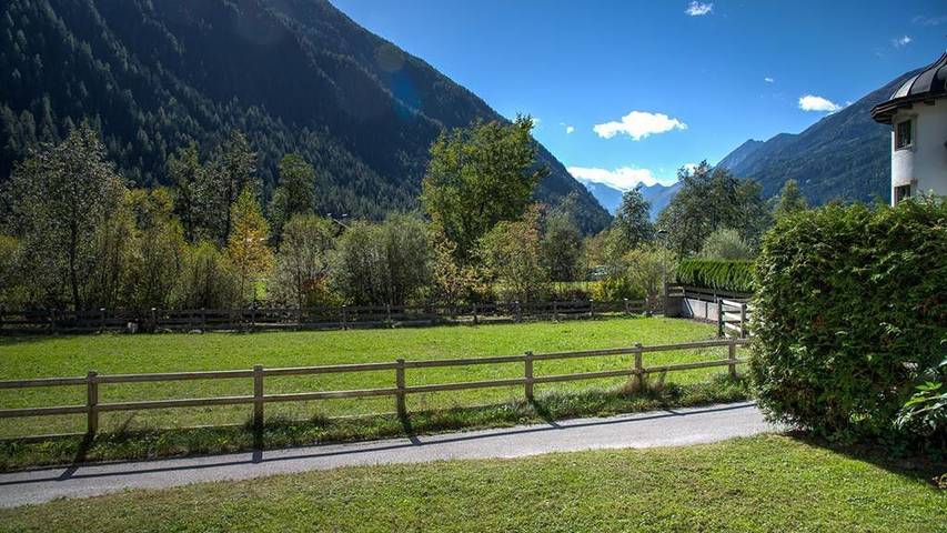 Ferienwohnung für 6 Personen, mit Garten und Pool sowie Terrasse im Stubaital - 2