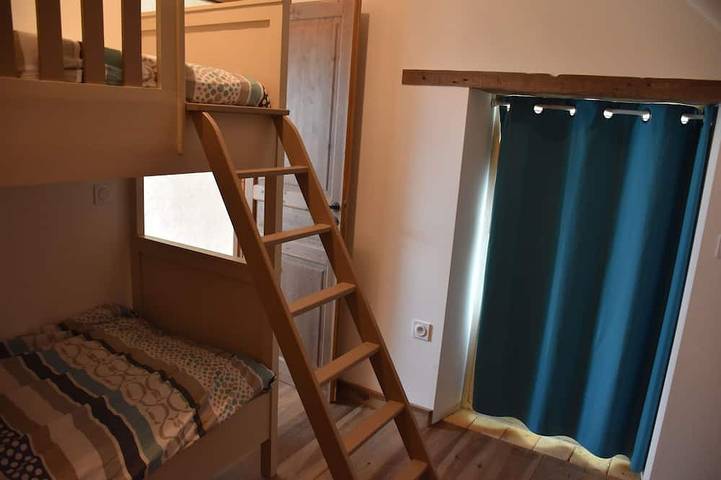 Location de vacances pour 6 personnes, avec terrasse et jardin à Brigueil-le-Chantre - 4