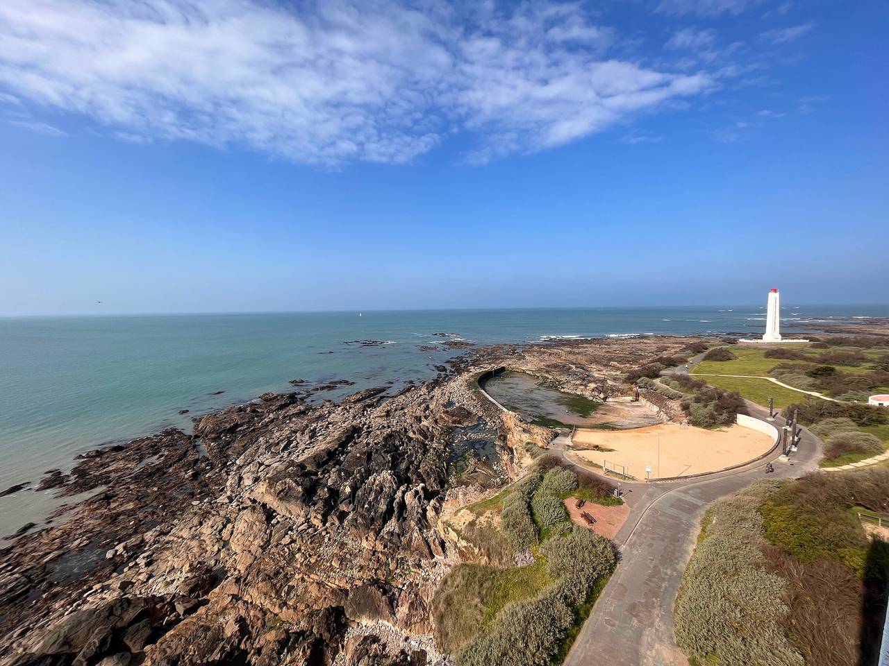 Appartement entier, Appartement confortable avec vue sur l'océan, 2 chambres et balcon in Les Sables-d'Olonne, Vendée
