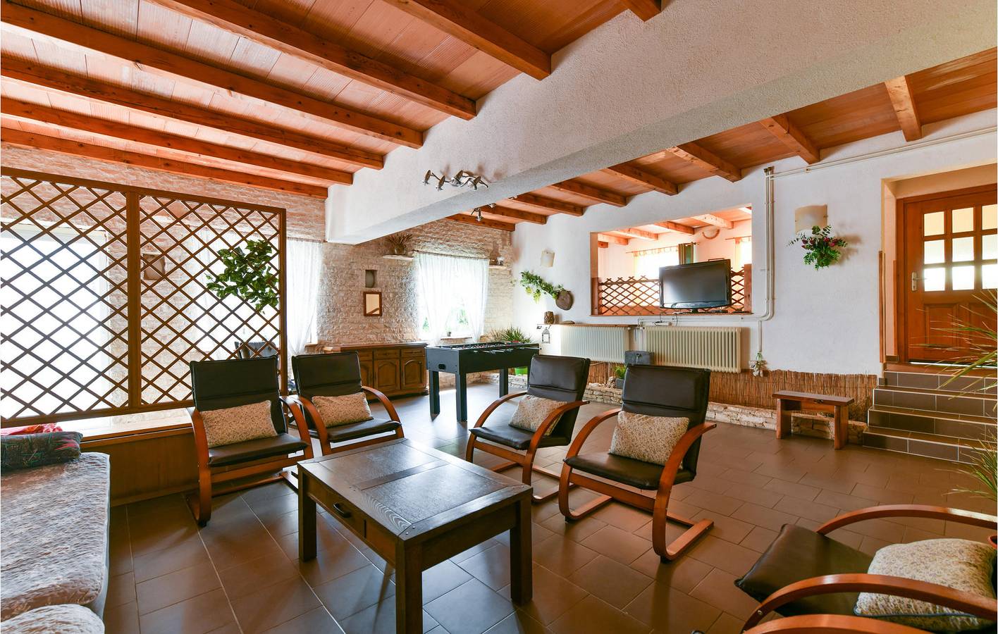 Gemütliche 1-Zimmer-Wohnung mit Terrasse, 2 km vom Strand Duga Uvala entfernt in Marčana, Südküste Istrien
