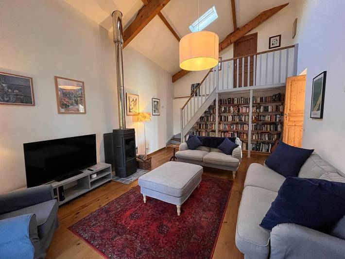 Location de vacances pour 11 personnes, avec piscine à Nanteuil-en-Vallée - 2