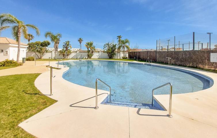 Apartamento vacacional entero, Apartamento de lujo en la playa con piscina y aparcamiento in Rota , Costa de la Luz