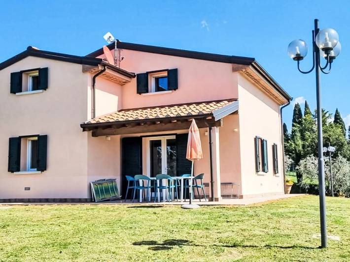 Ferienhaus für 8 Personen, mit Terrasse und Garten