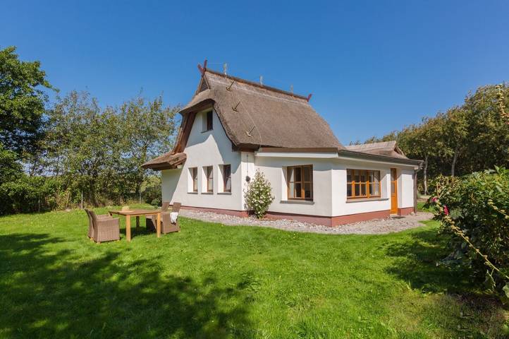 Ferienhaus für 4 Personen, mit Terrasse und Garten in Dierhagen