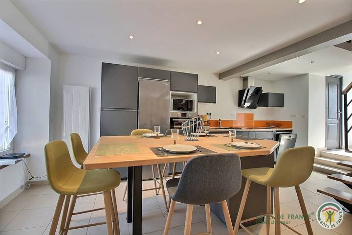 Gîte pour 6 personnes, avec Terrasse ainsi que Jardin et Vue à Pléven - 2