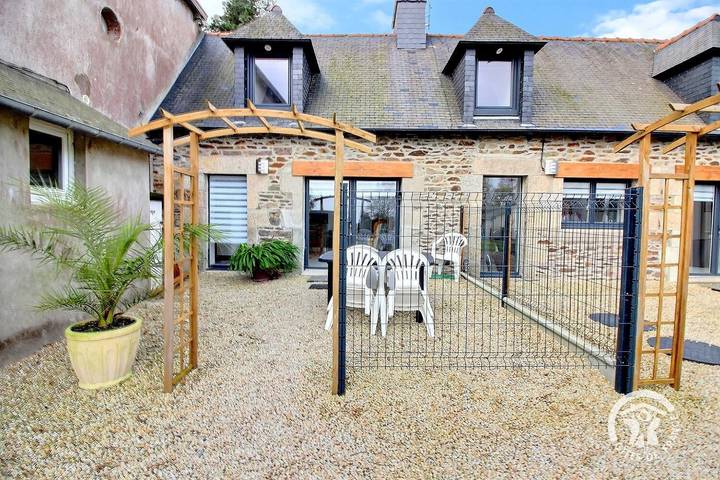 Gîte pour 2 personnes, avec Terrasse et Vue à Ploubazlanec