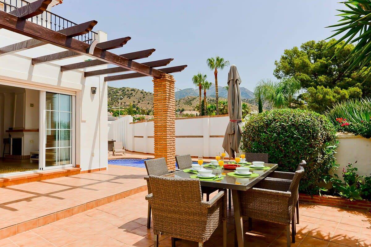 Villa für 8 Personen mit Balkon/Terrasse in El Capistrano, Costa del Sol