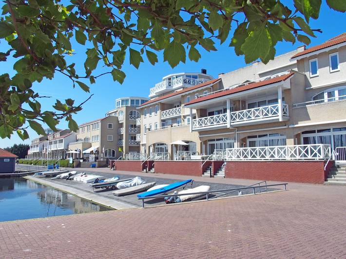 Ferienhaus für 4 Personen, mit Balkon und Balkon/Terrasse sowie Terrasse und Pool in Goeree-Overflakkee - 3