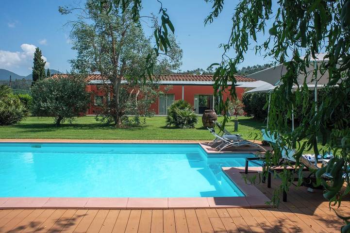 Vacation rental for 6 people, with garden and terrace in Tuscany