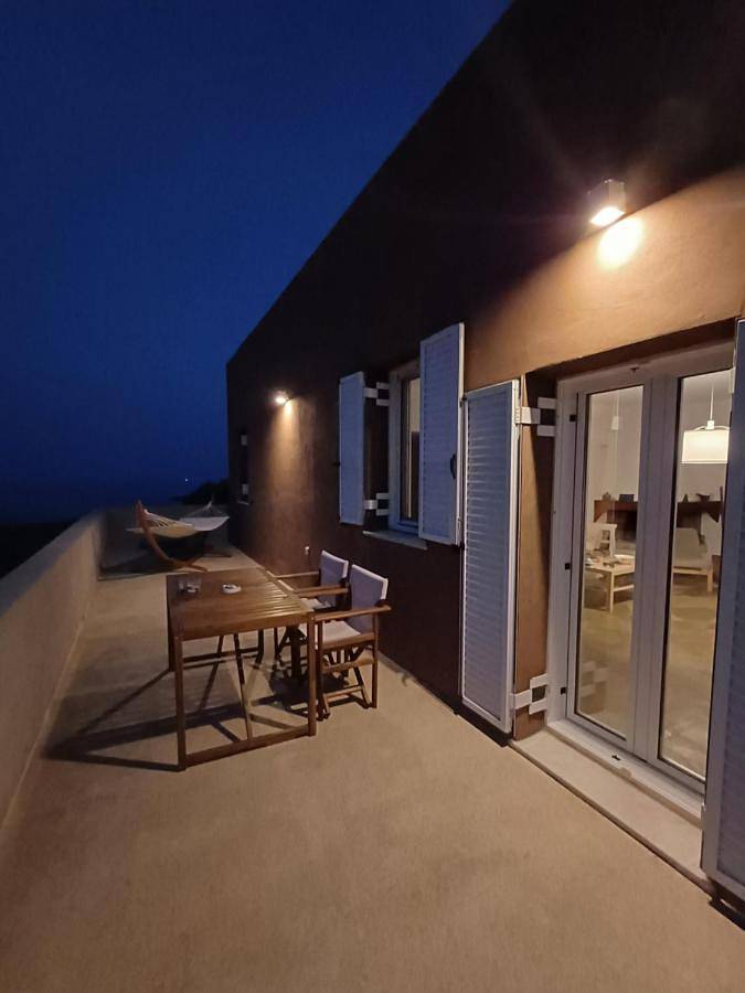 Location de vacances pour 3 personnes, avec terrasse ainsi que vue et jardin, animaux acceptés dans Cythère - 3