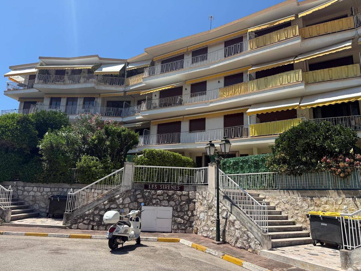Entire apartment, Studio calme à deux pas de la mer avec jardin et parking privé in Beaulieu-sur-Mer, Mediterranean Coast (France)