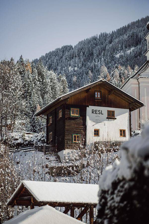 Chalet voor 12 personen, with zwembad and tuin as well as sauna in Flachau