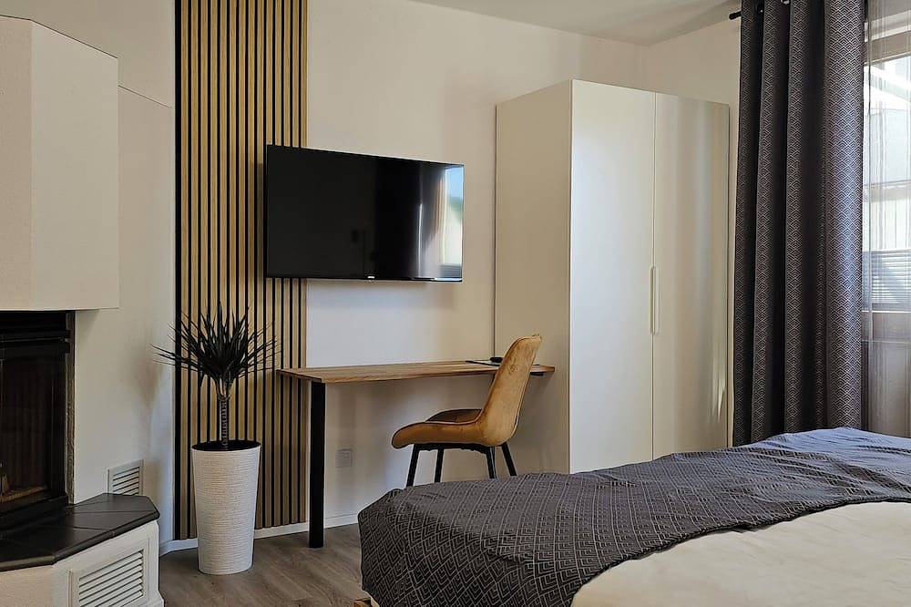 Ganze Wohnung, Elodia Luxus Apartment - Wlan, Smart Tv, Terrasse, Küche, Handtücher in Heidenheim, Stuttgart Region