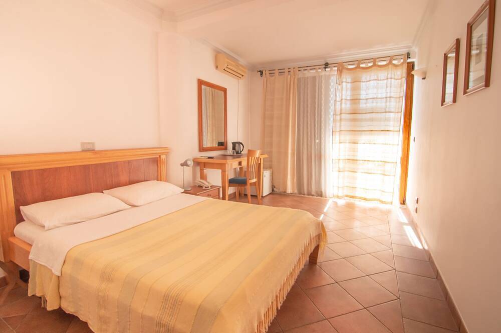 Zimmer Balkon Meerseite n1 in Sveti Stefan, Opština Budva