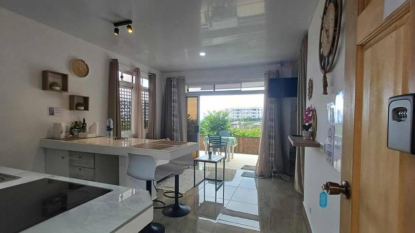 Gîte pour 2 personnes, avec terrasse et vue dans Papeari - 3