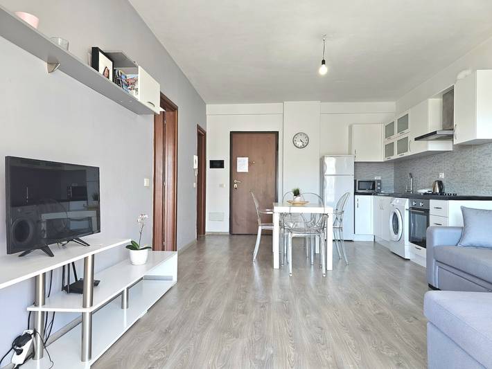Ganze Wohnung, Ferienwohnung für 4 Personen mit Balkon in Sarandë, Vlorë