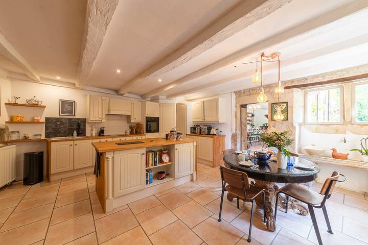 Logis de Canteau - Avec Piscine Privée et Chauffée in Mazières-sur-Béronne, Région de Niort