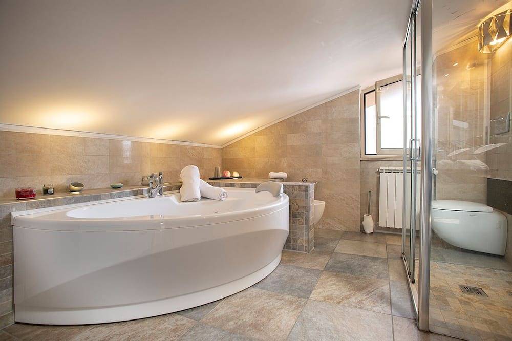 Entire apartment, Fiumicino Airport 4 min,,, Relax and Comfort in Fiumicino, Rome Province