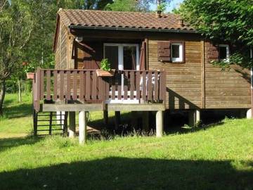 Location de vacances pour 6 personnes, avec bassin pour enfant et piscine à Thiviers