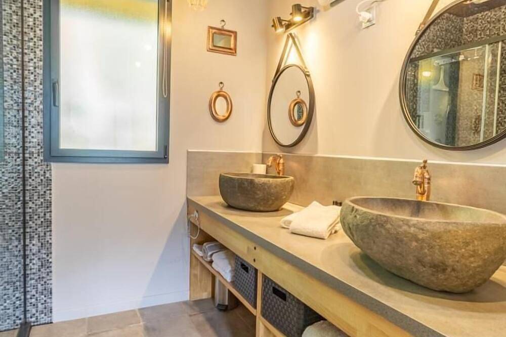 Aux Logis Du Lac - Novalaise in Novalaise, Chambéry region