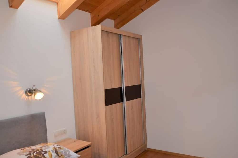 Ganze Wohnung, Ferienwohnung Kapall in Lechtaler Alpen, Sankt Anton am Arlberg