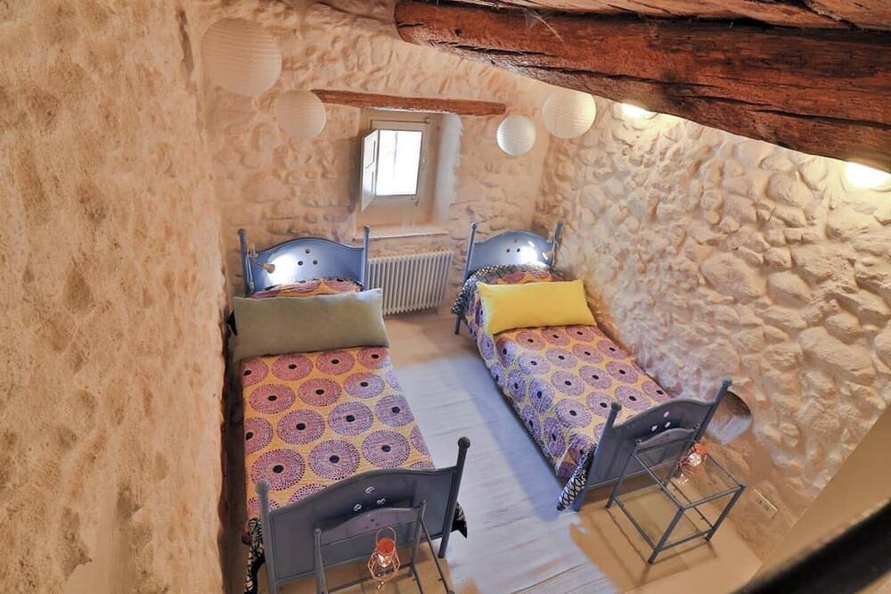 Ganze Wohnung, Historic 4Br Village Home | Terrace | Beach 15 min in Ollioules, Mittelmeerküste (Frankreich)