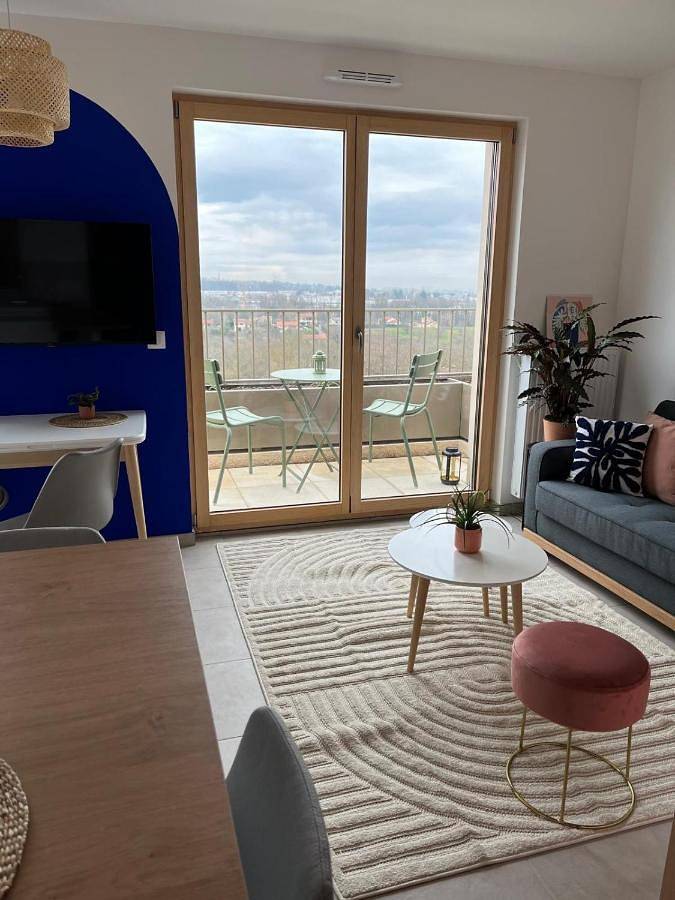 Appartement entier, One-Bedroom Apartment in Dardilly, Lyon et ses environs