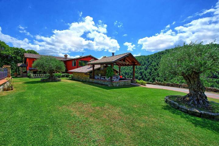 Location de vacances pour 10 personnes, avec balcon et piscine, animaux acceptés à Gubbio - 2